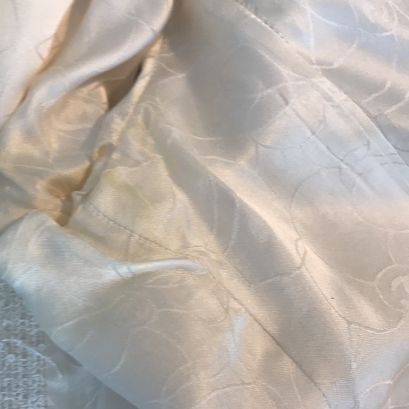 🔥sold🔥Authentic Chanel white sequin blazer-size 38 (med)* - Picture 16 of 16